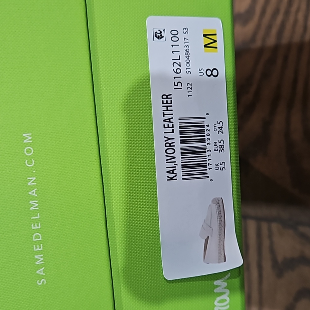 Shoes - Picture 2 of 4